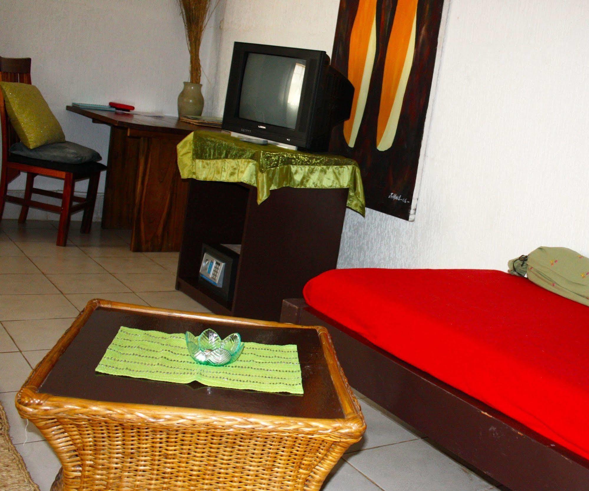 Madidi Lodge Lilongwe Bagian luar foto