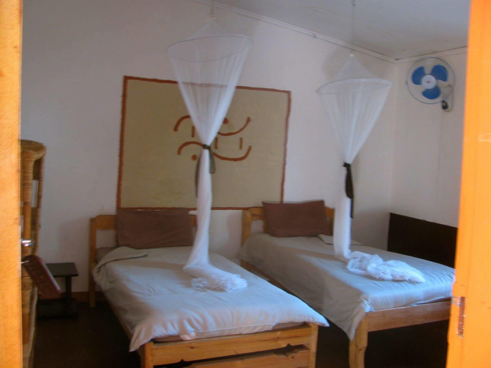 Madidi Lodge Lilongwe Bagian luar foto